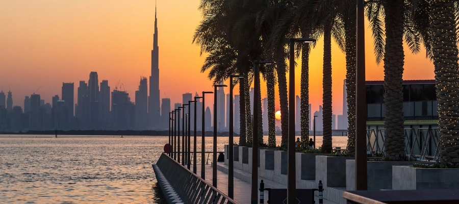 نمای زیبای غروب از دبی کریک هاربر